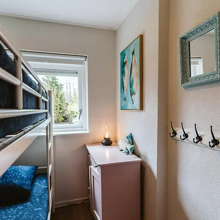 Holiday home Prinsenhof 76 - - Lekker Stekje Ouddorp